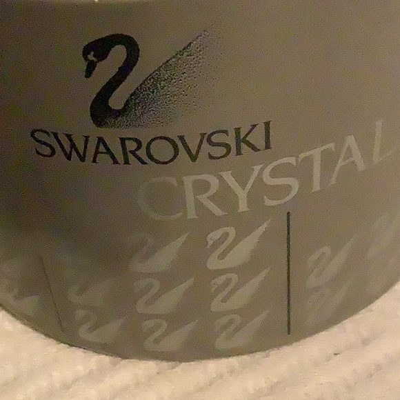 New Swarovski puppy - Picture 4 of 5